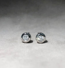 18ct White Gold Bezel Set Diamond Earrings CodeAT00201